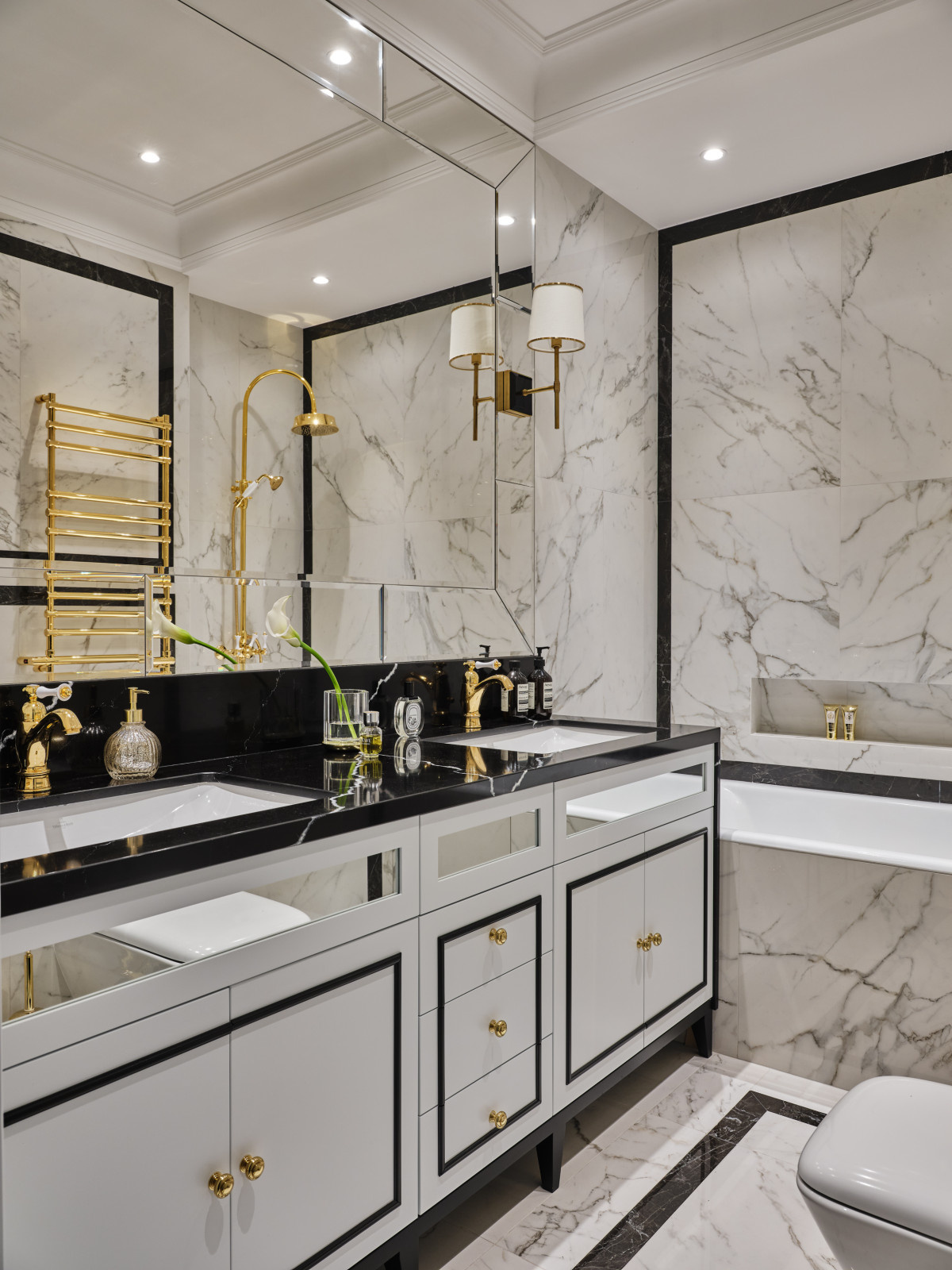 Houzz тур: Квартира во «французском» стиле с проходной кухней