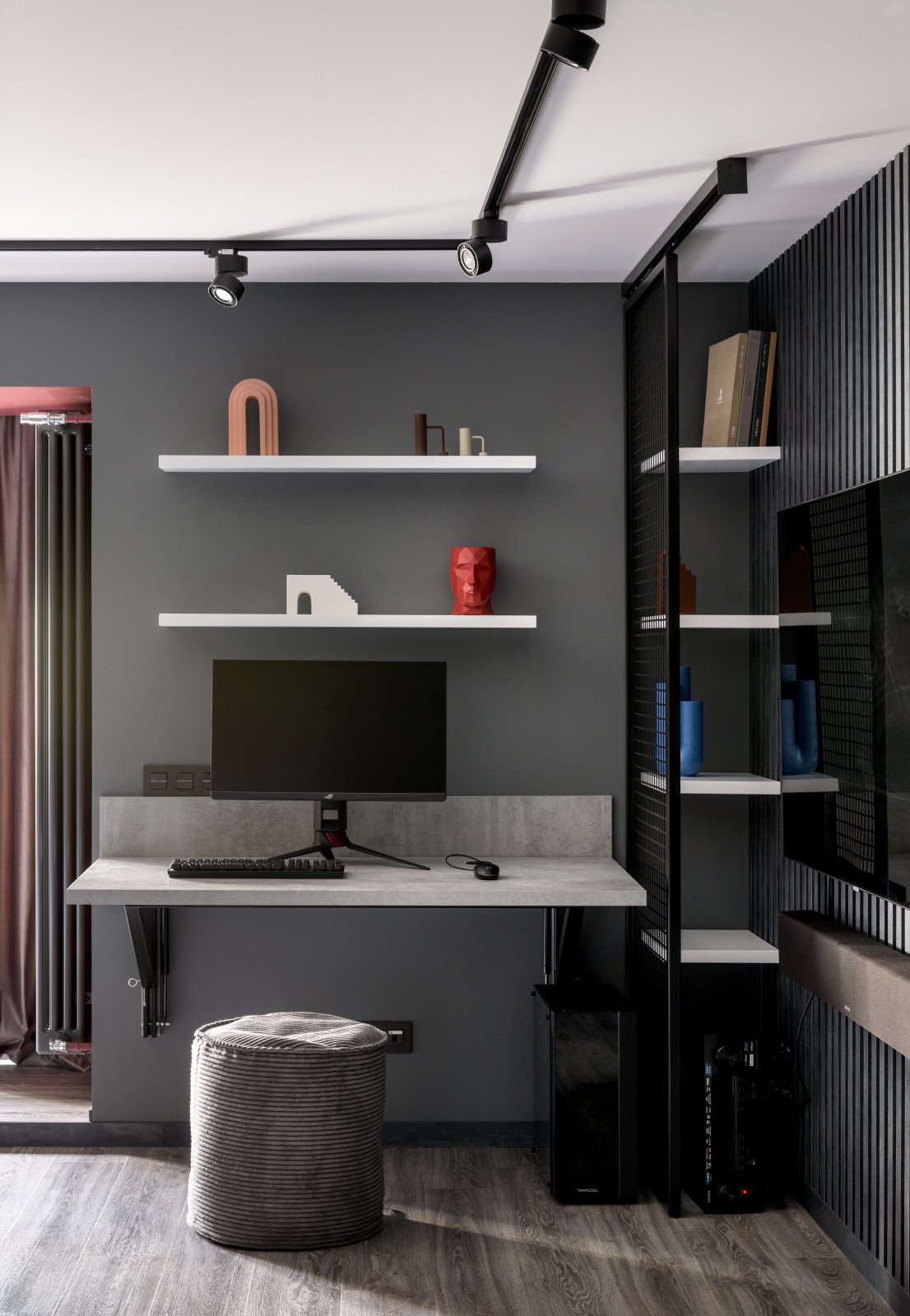 Квартира с гардеробной для коллекции кроссовок