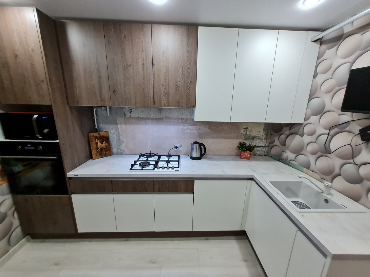 Кухня в МКР мирный дом 8