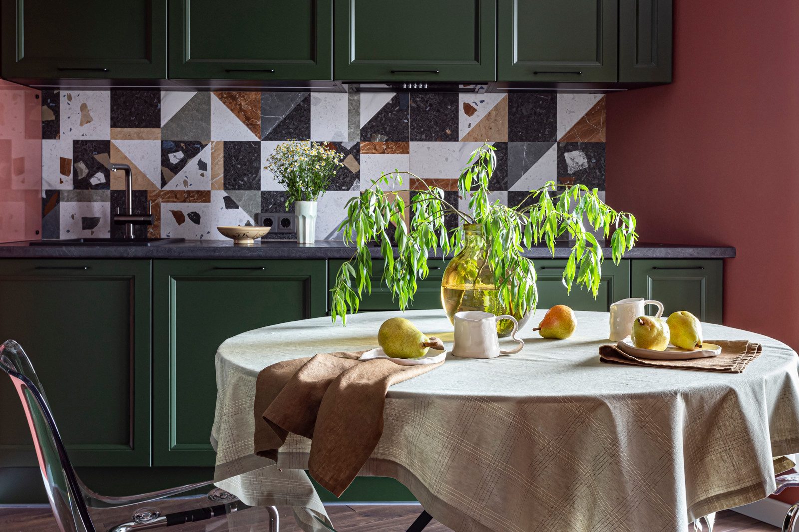 Фотоохота: Эффектный фартук в эпоху тотального нормкора