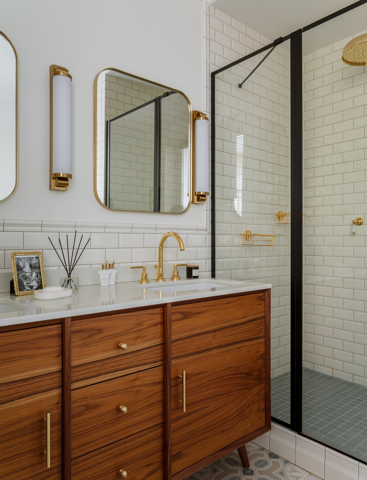 До и после: Микс неоклассики и 1960-х в квартире в центре Москвы