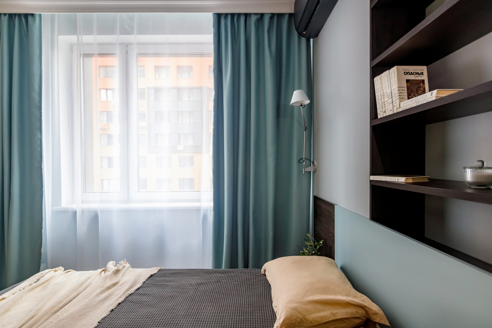Private bachelor apartment