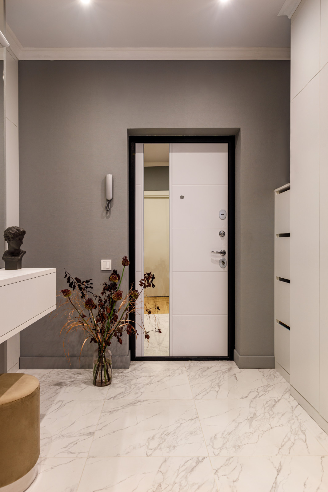 Private bachelor apartment