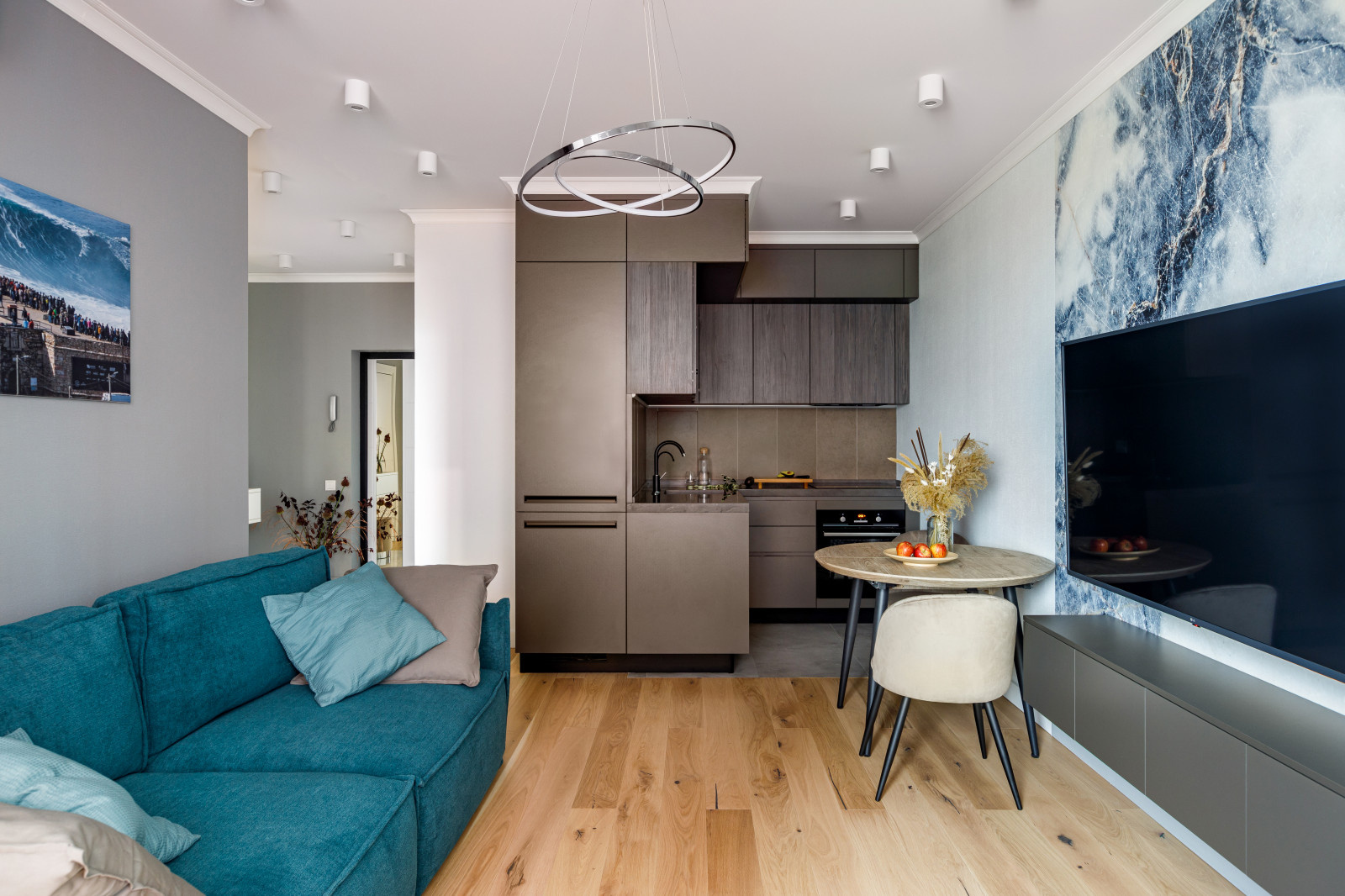 Private bachelor apartment
