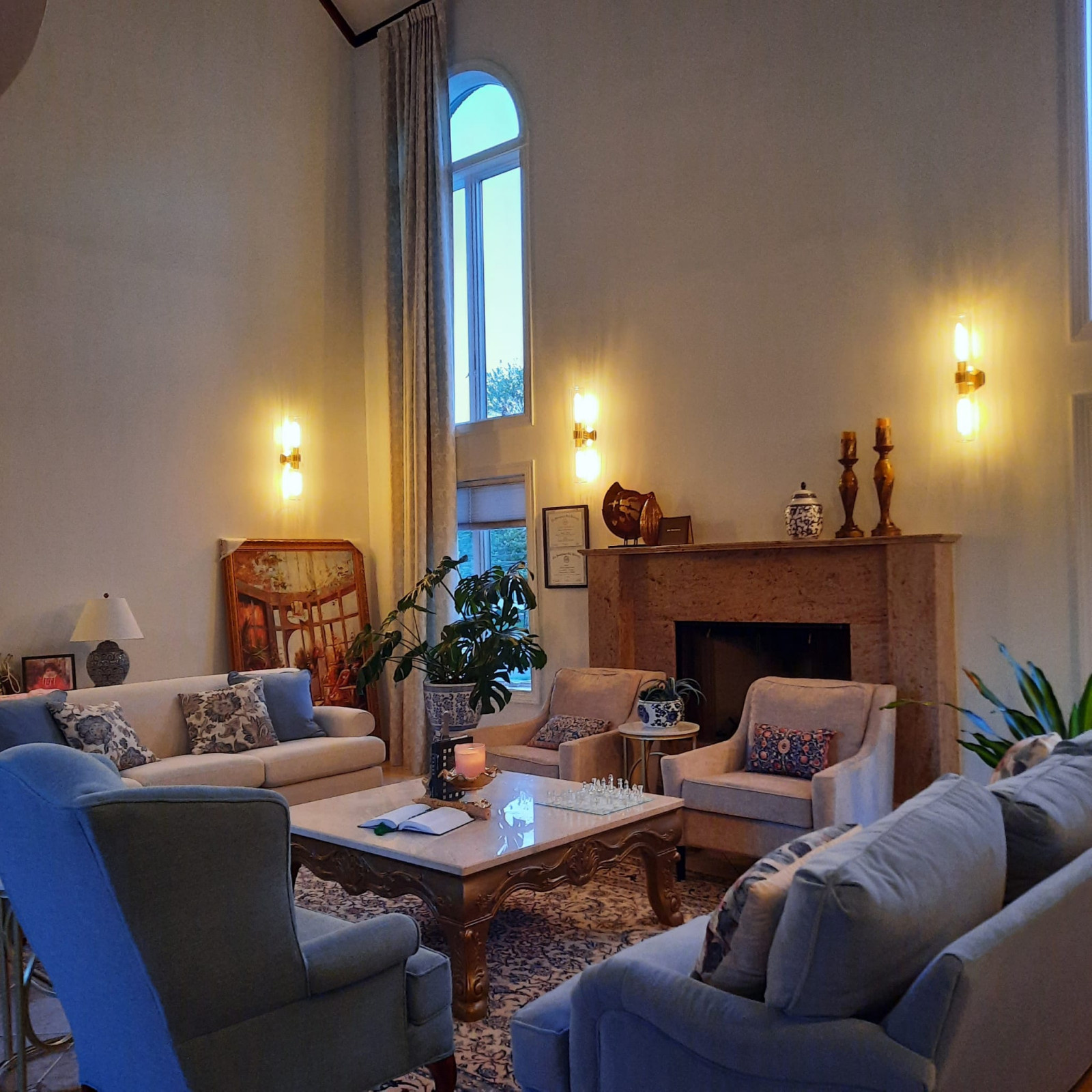 Transitional house decoration