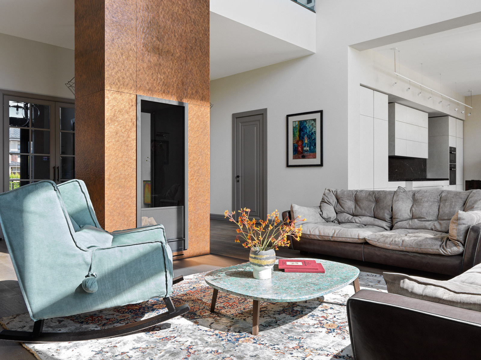 Houzz тур: Загородный дом со стеклянным камином