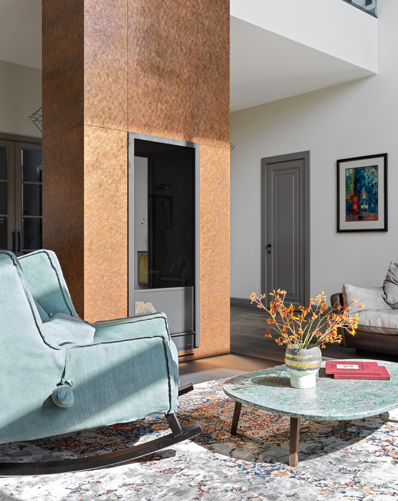 Houzz тур: Загородный дом со стеклянным камином