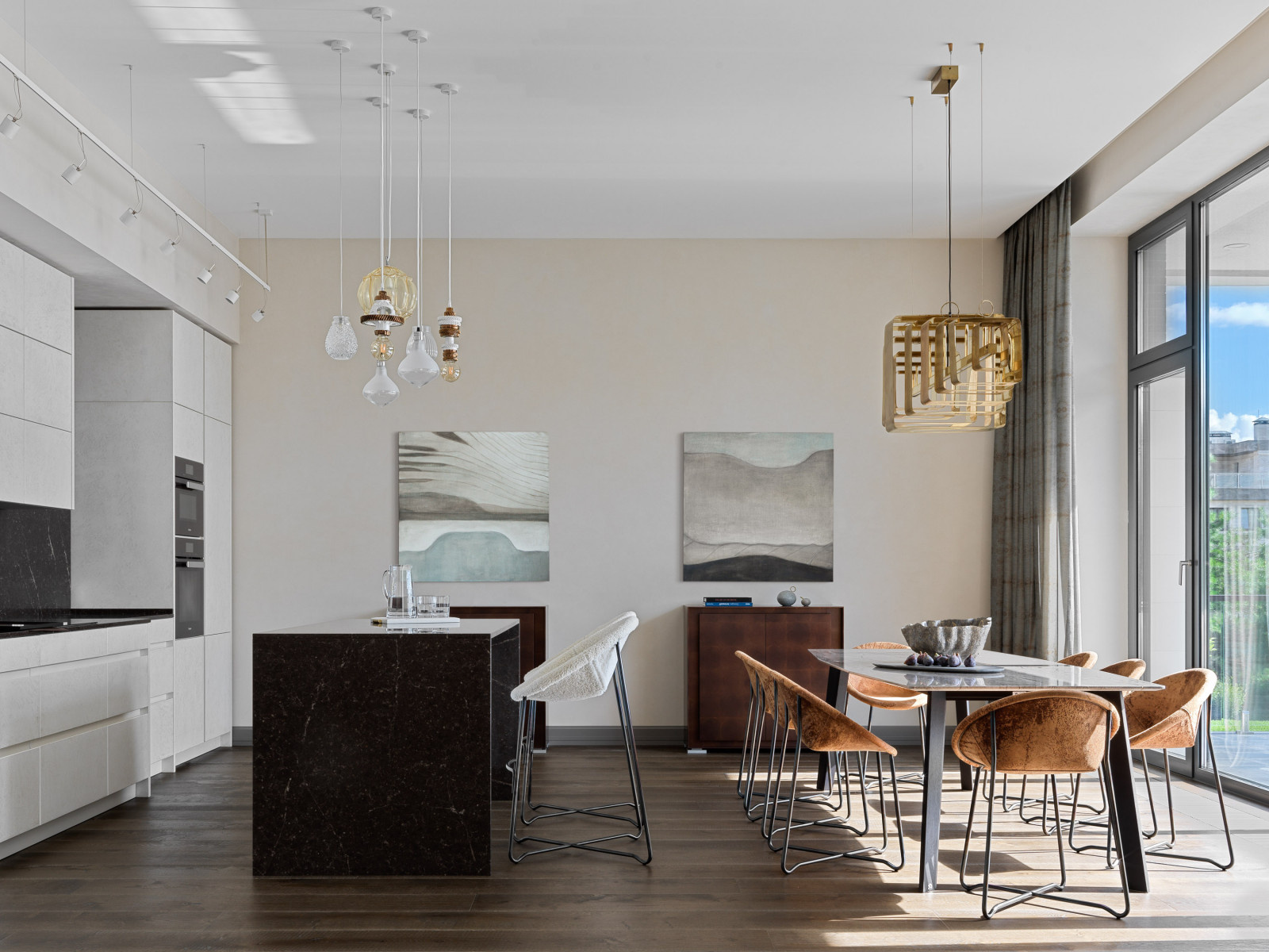 Houzz тур: Загородный дом со стеклянным камином