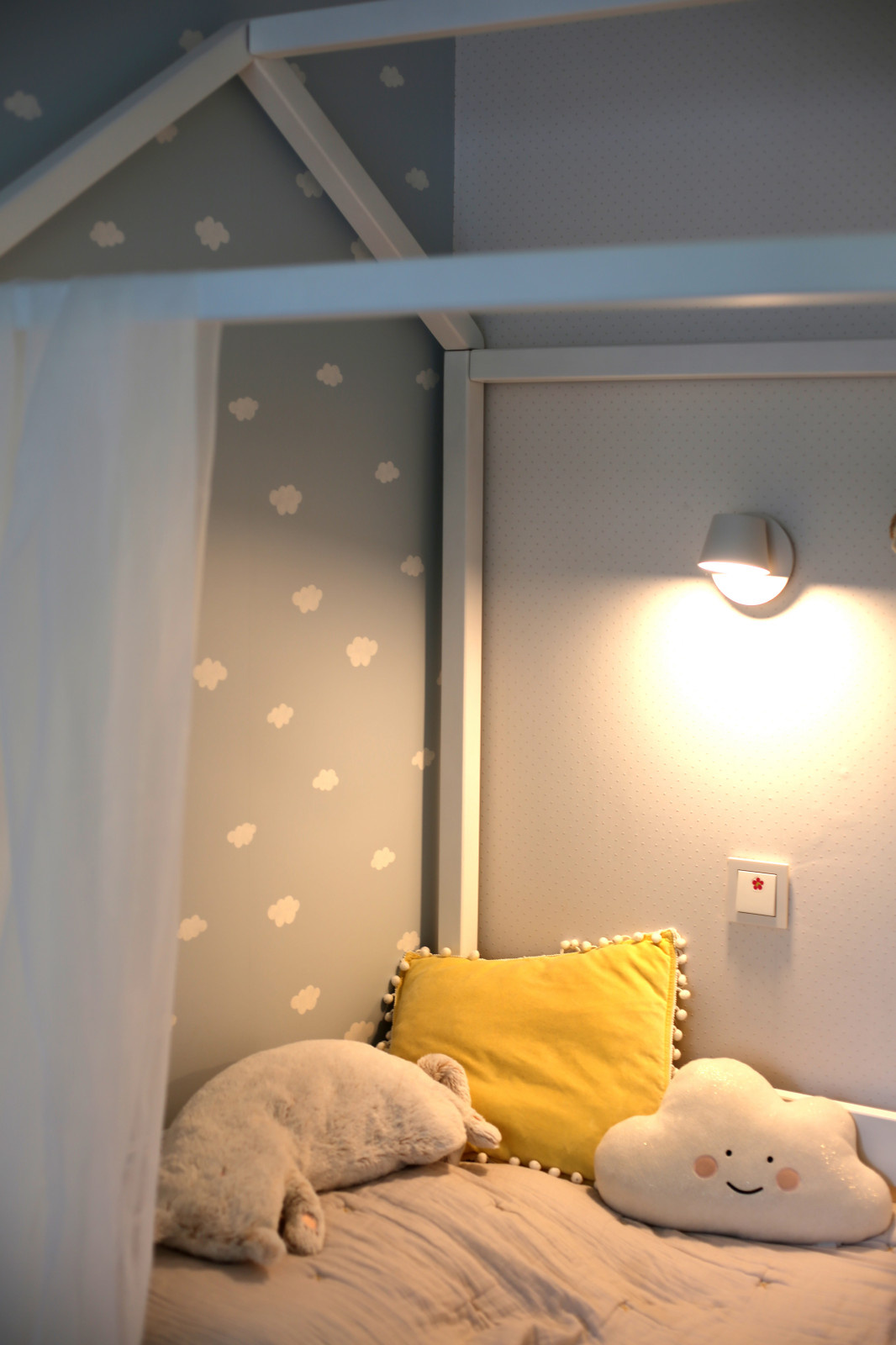 Walnut&blue apartment