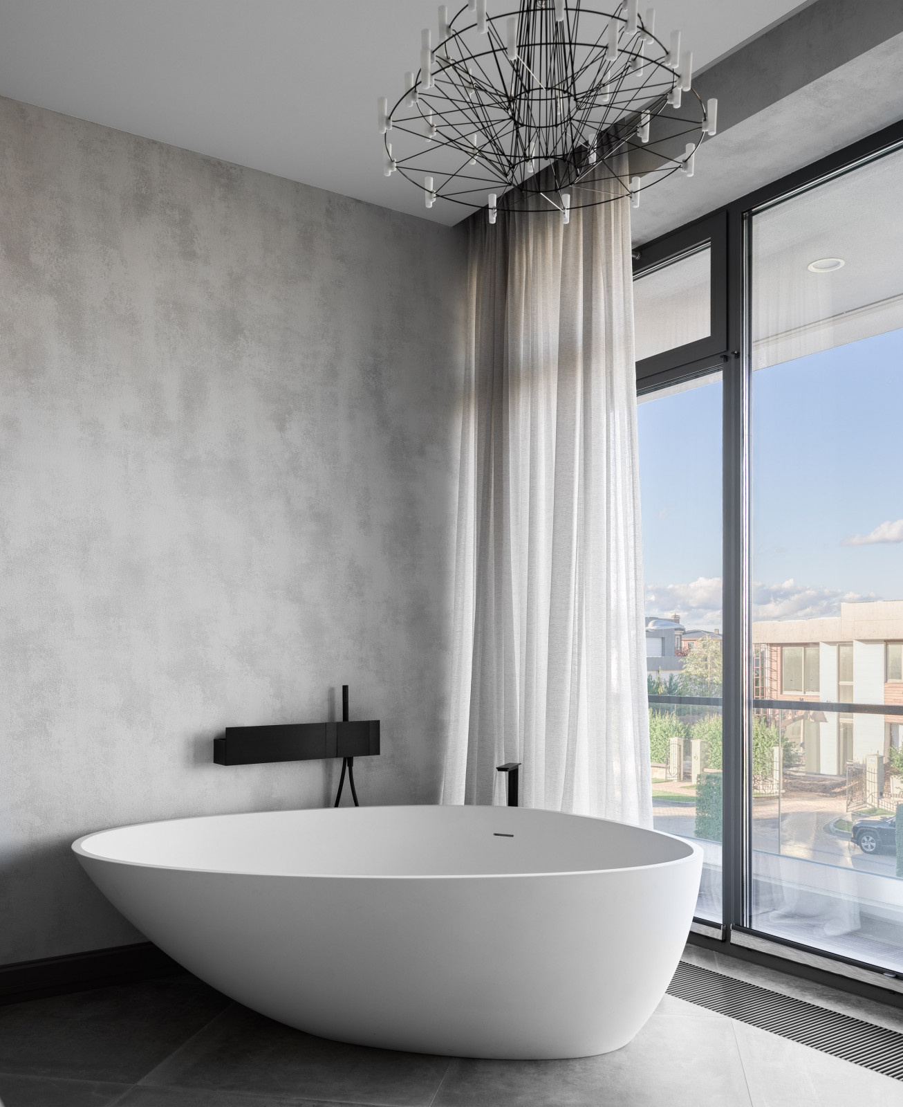 Houzz тур: Загородный дом со стеклянным камином