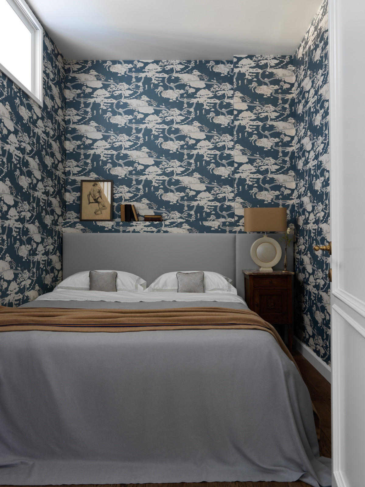 Houzz тур: Квартира со внутренним окном и винтажной мебелью