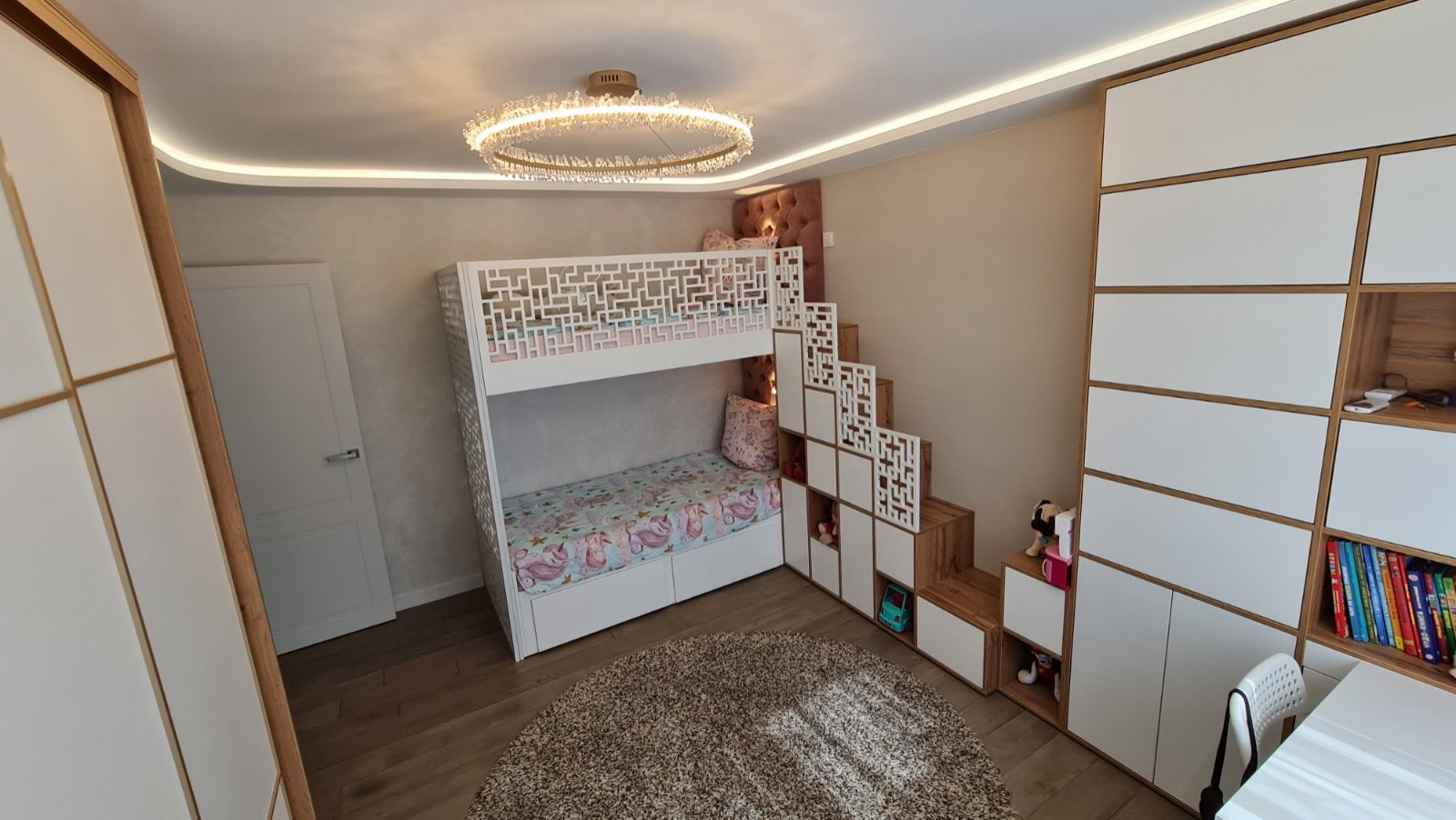 65 квадратов счастья.