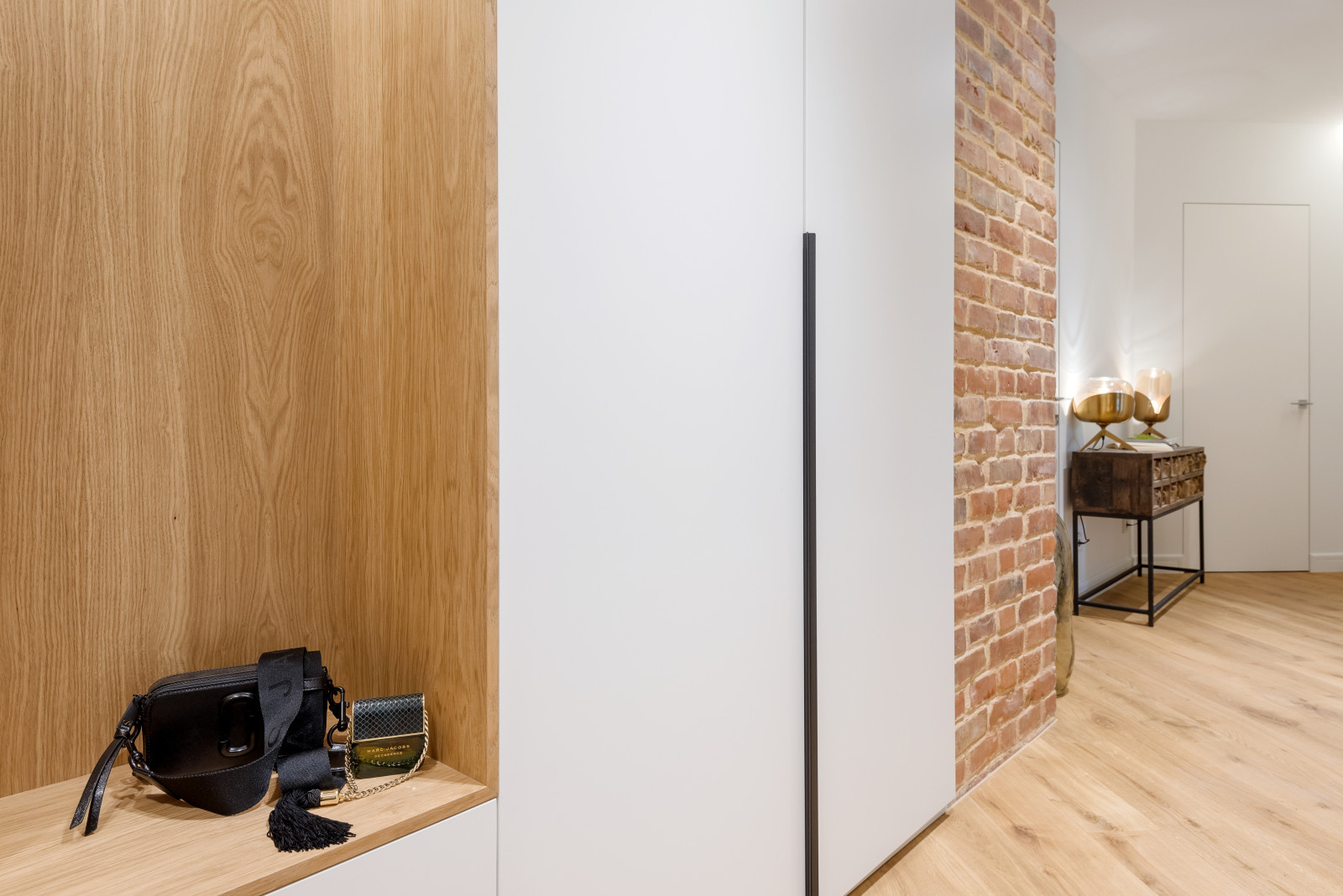 холл