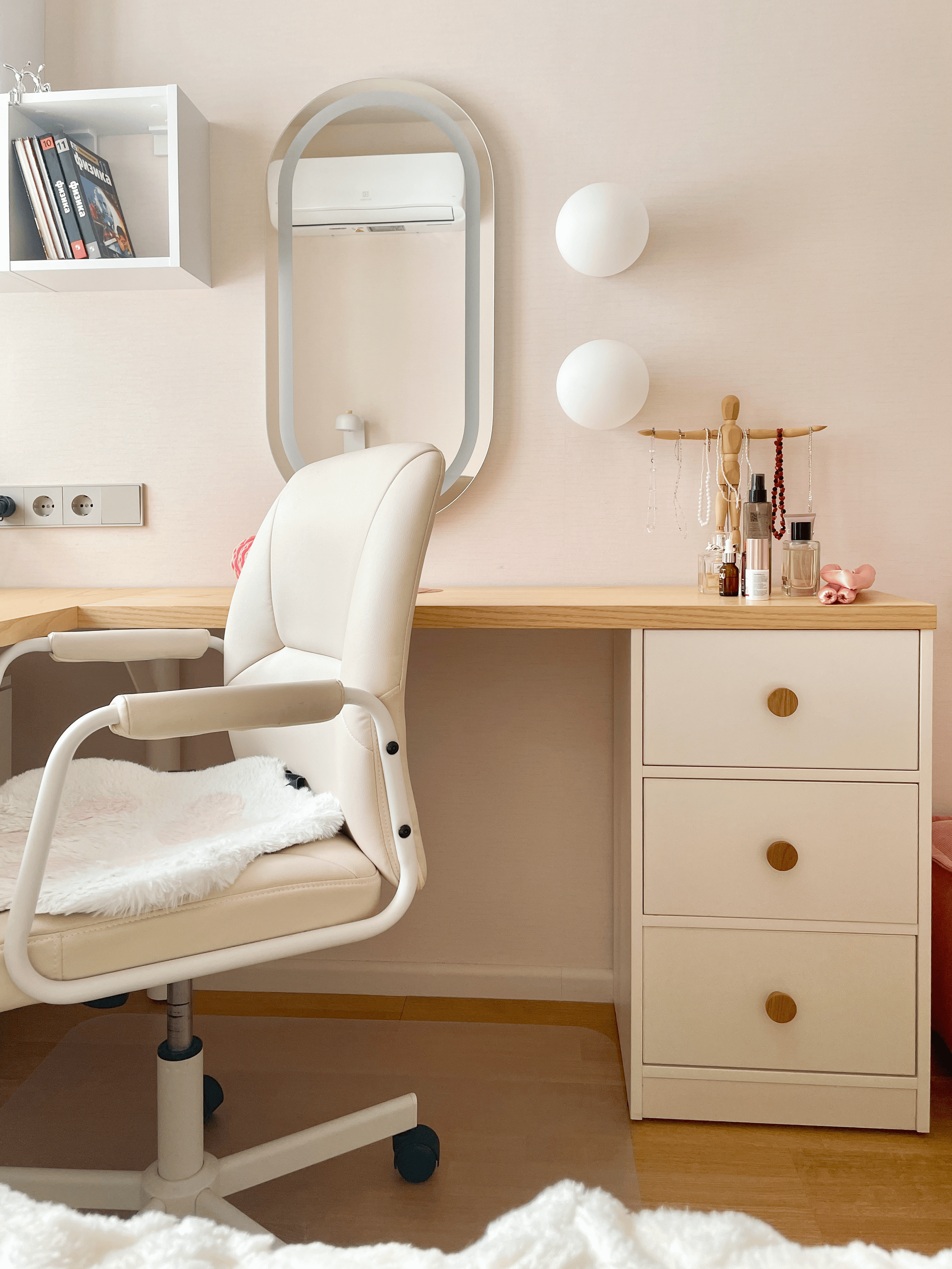 Комната девочки-подростка, 8 кв.м.