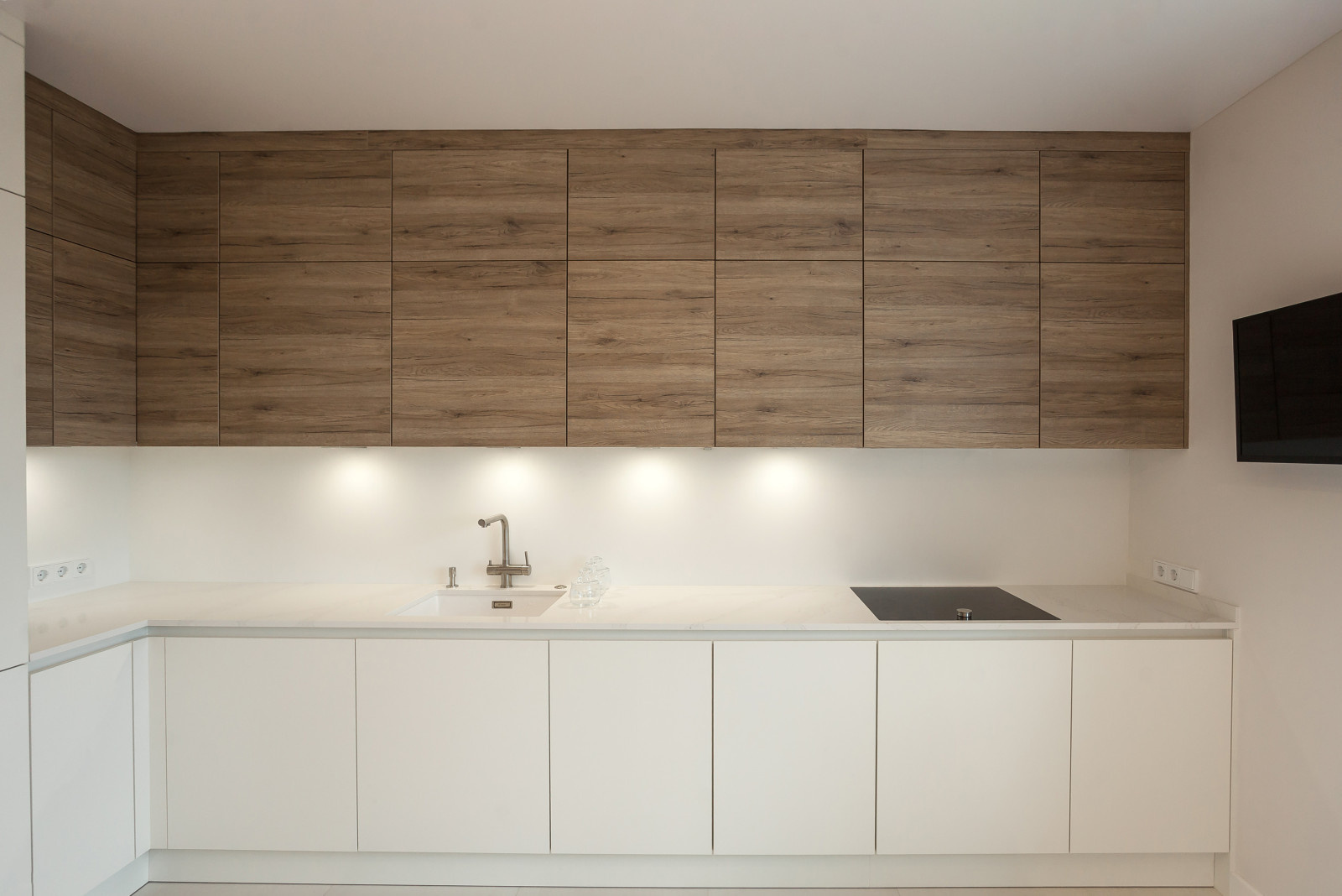 Kolontai  - kitchen