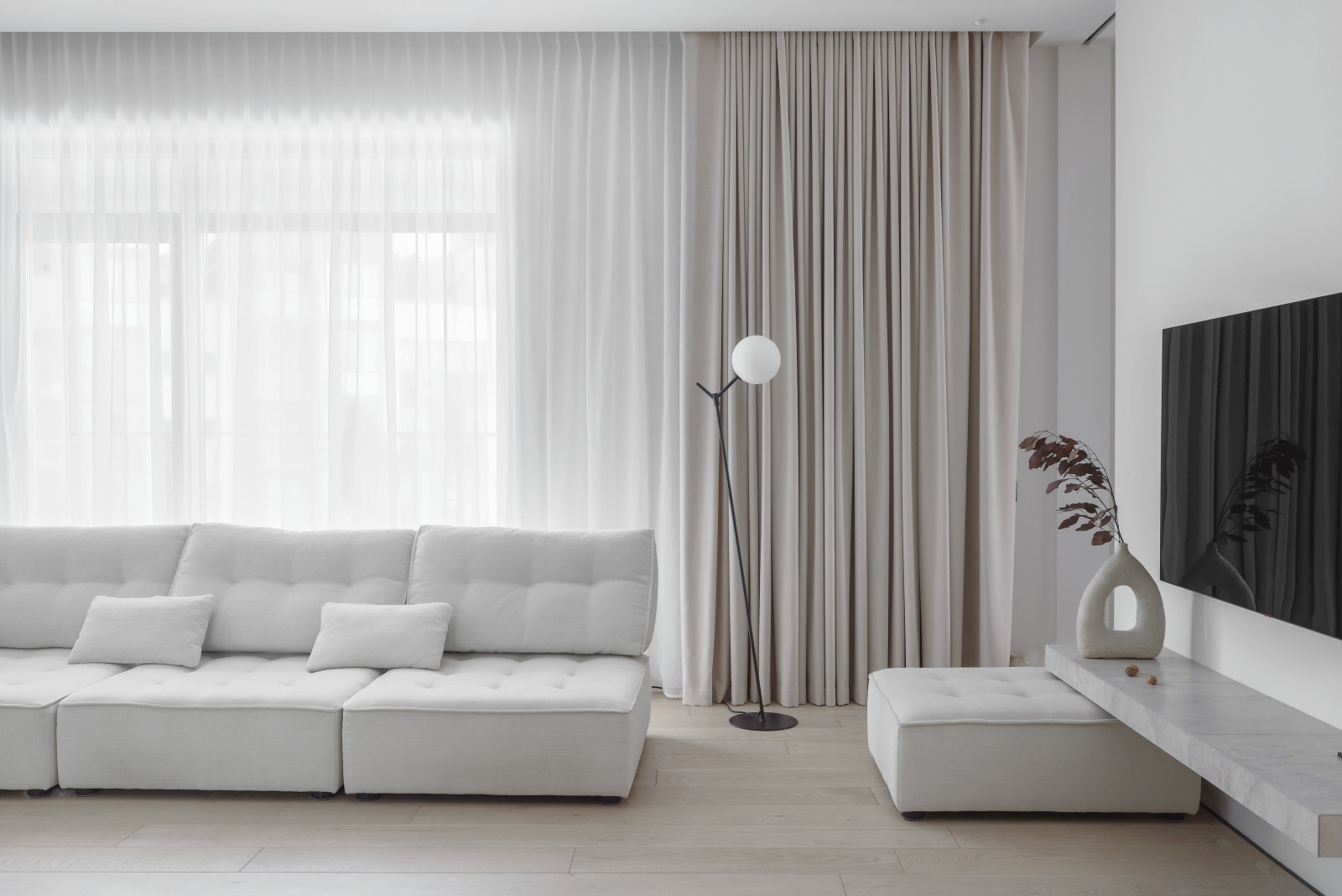 GREEN APARTMENT
