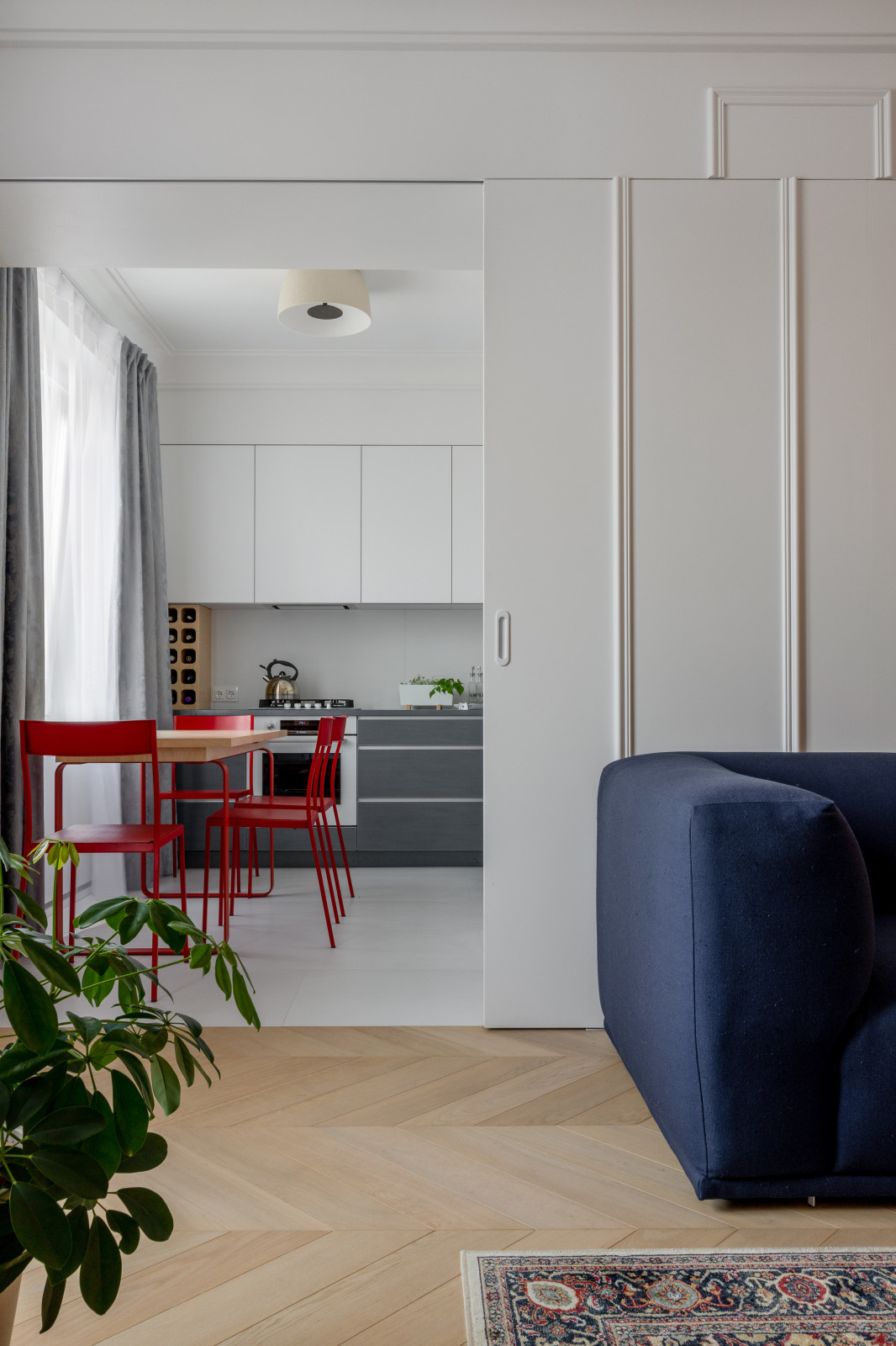 LIGHT INTERIOR