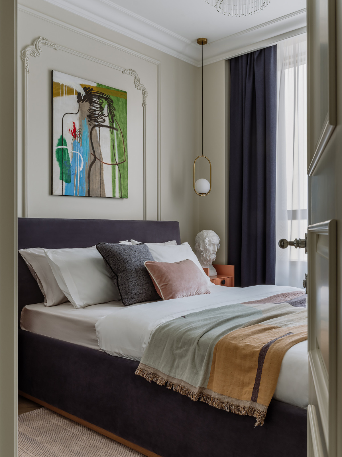 Houzz тур: Квартира в спокойных тонах с драматичной ванной