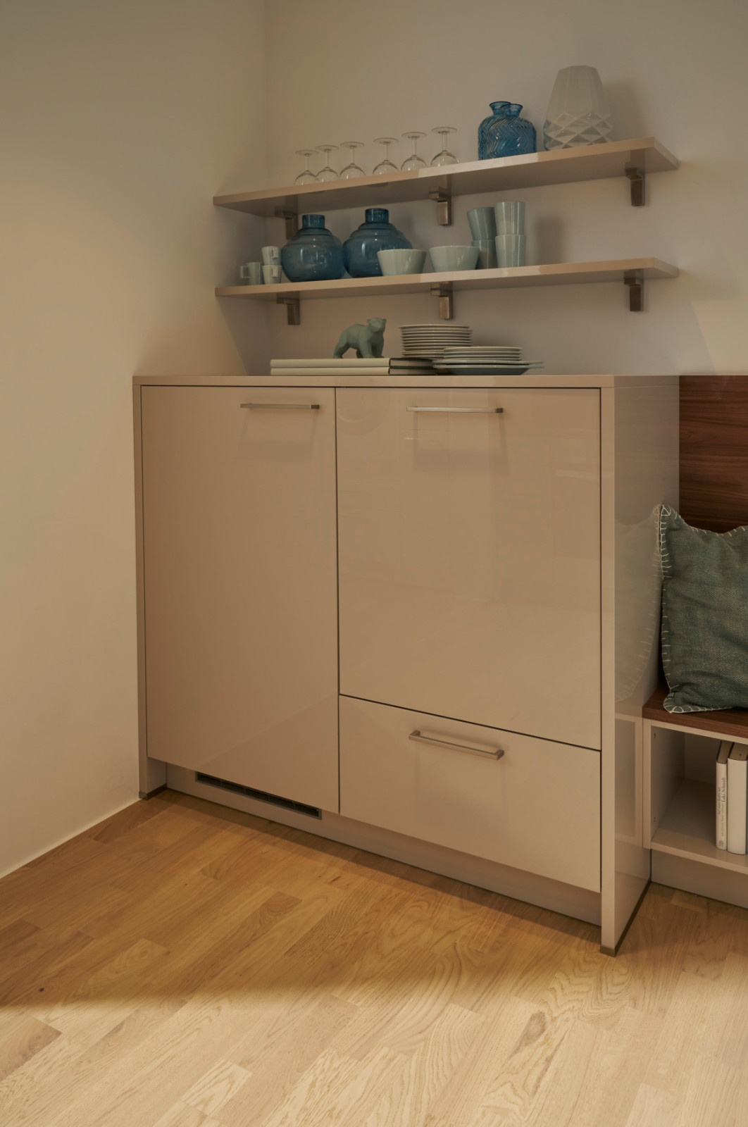 Milano Nussbaum natur Lyon Sahara Hochglanz