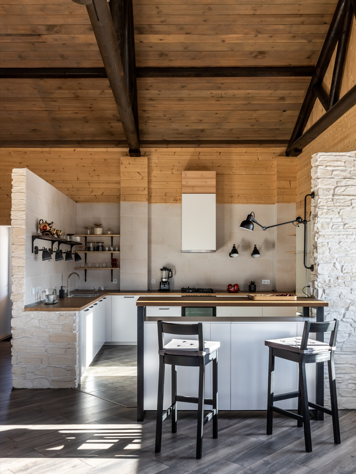 Барометр [июнь 2022]: кухни — 29 новых проектов