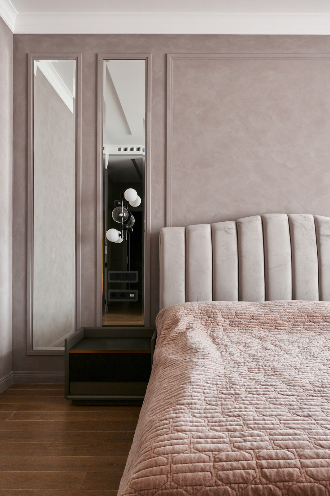 Houzz тур: Трехэтажный таунхаус с зимним садом для молодой семьи