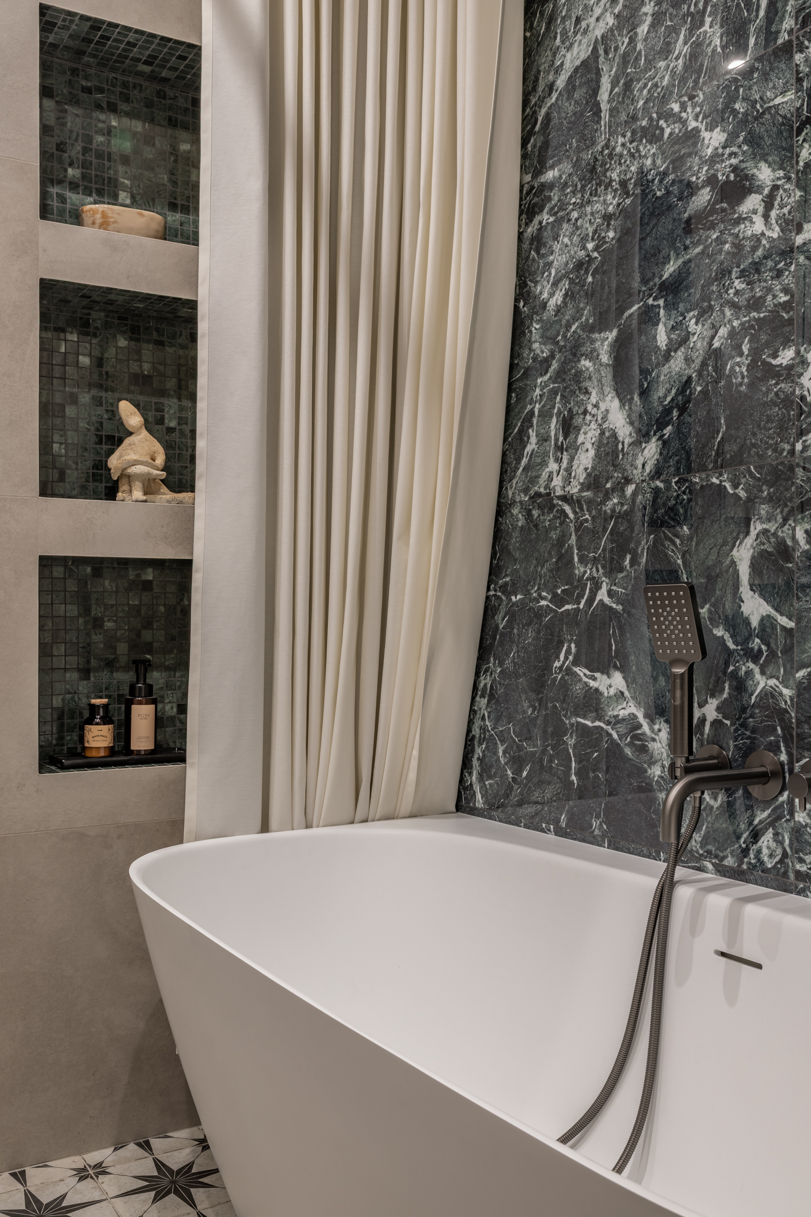 Вдохновленный кинематографом: проект, сотканный из "Цвета граната"