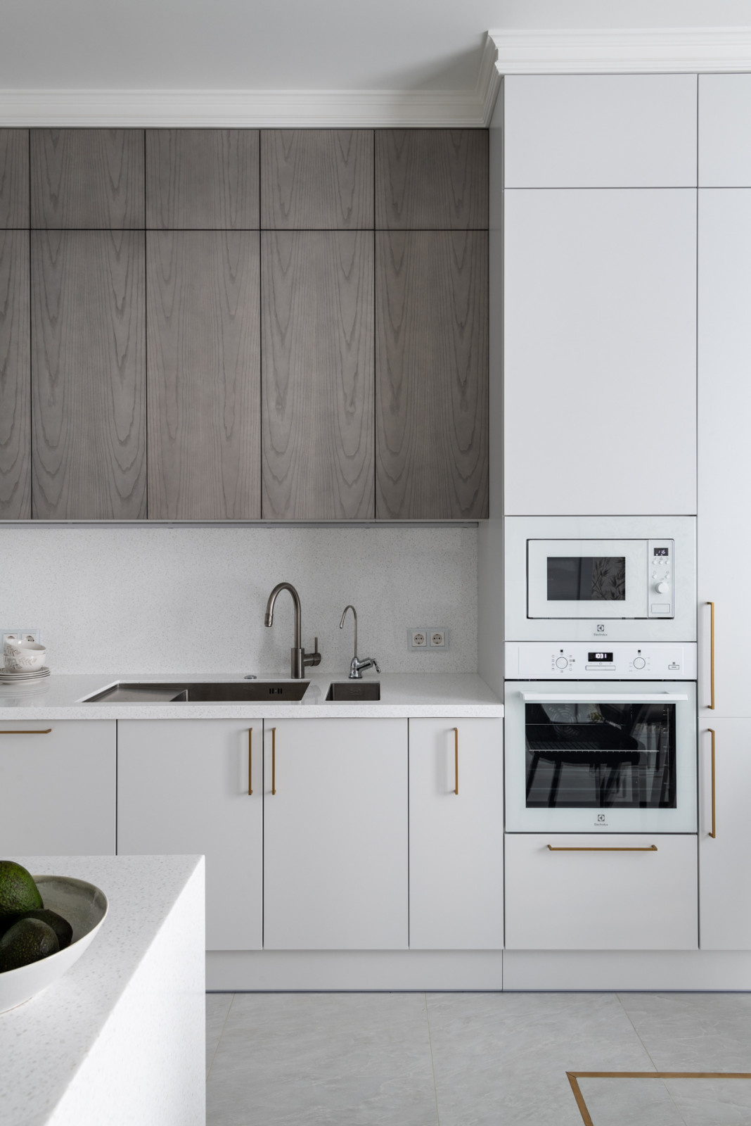 Журнал «Идеи Вашего Дома» назвал этот интерьер «обволакивающий уютом»