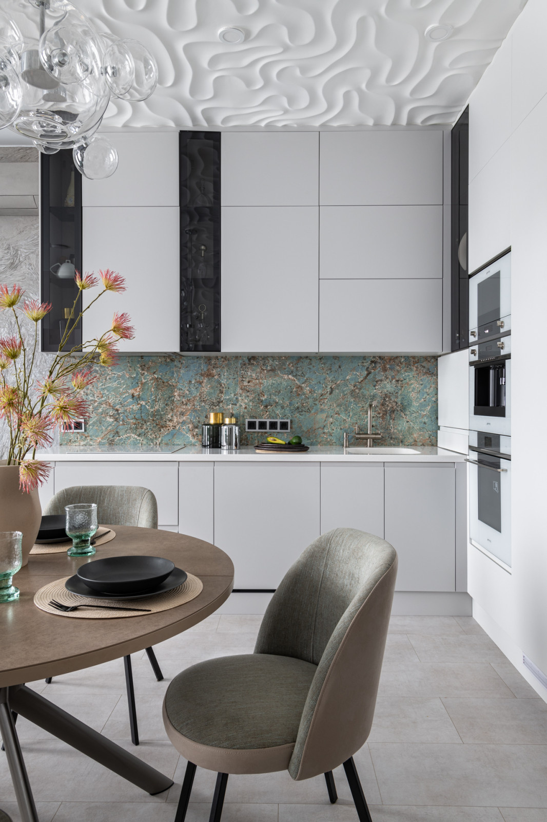 Барометр: 26 новых кухонь из проектов этого лета