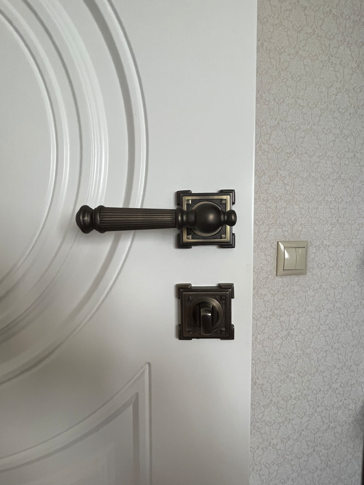 Двери в московской квартире