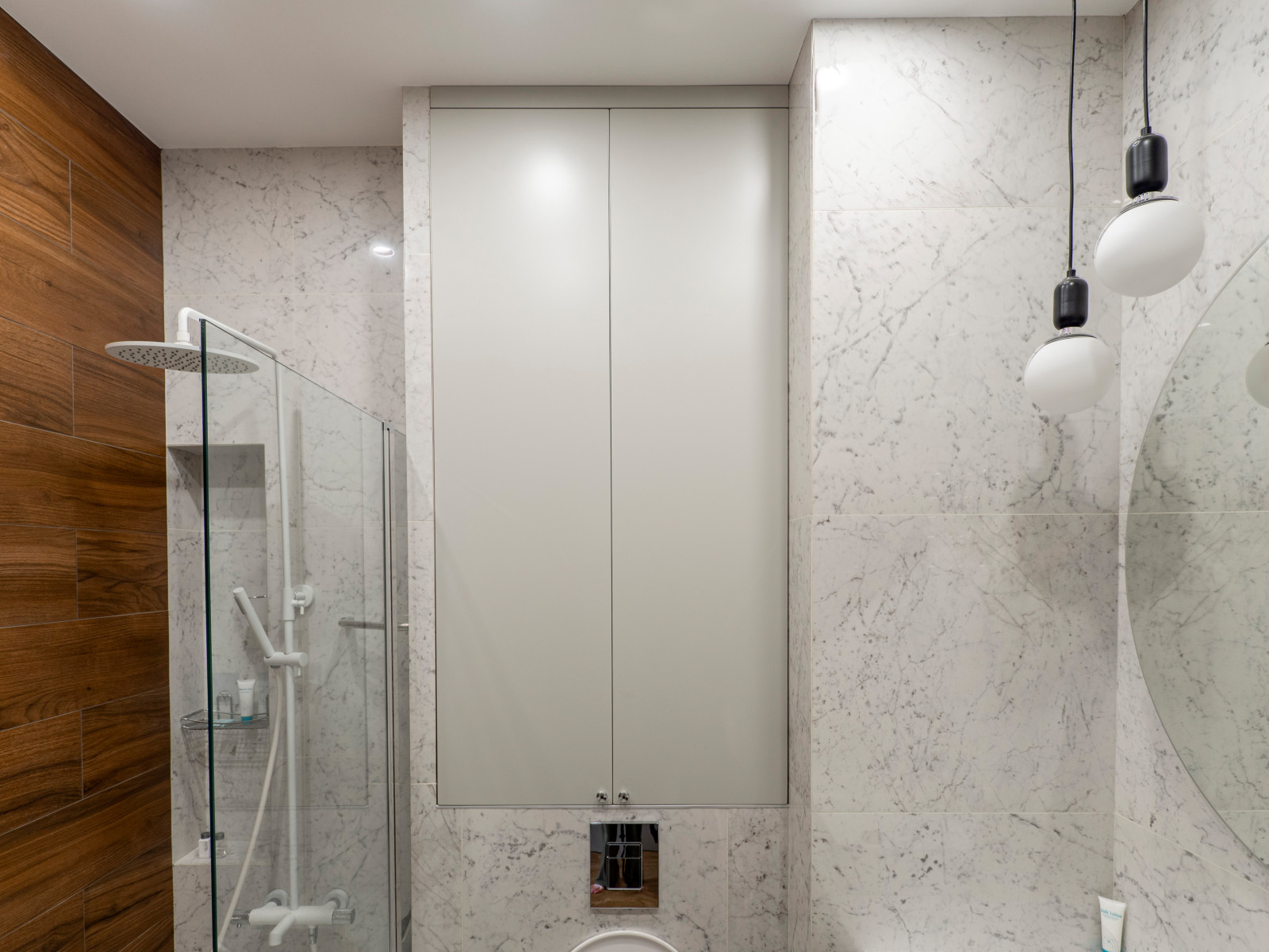 Шкафы в прихожую и санузел в стиле минимализм