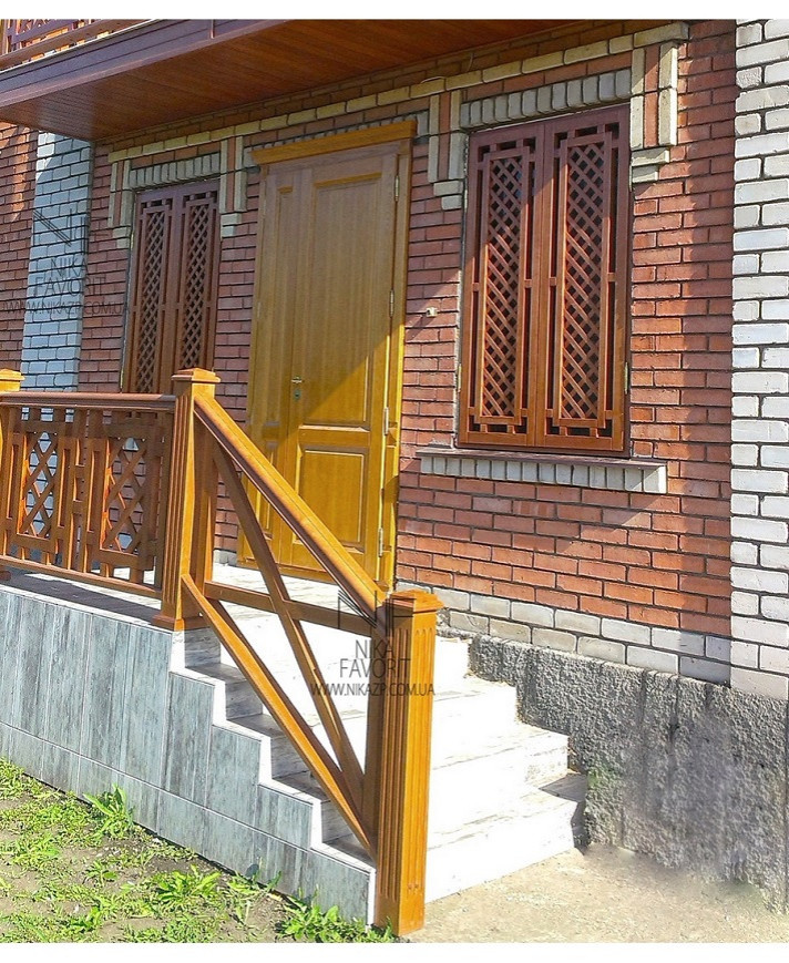 HOUSE WOOD TRIM EXTERIOR