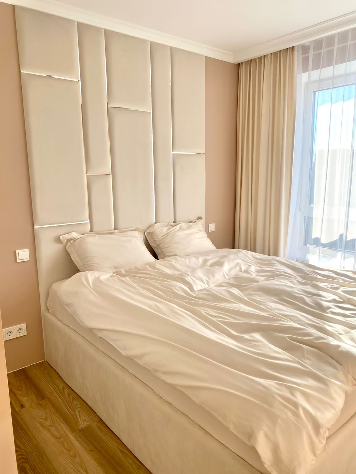 Белая мягкая стеновая панель