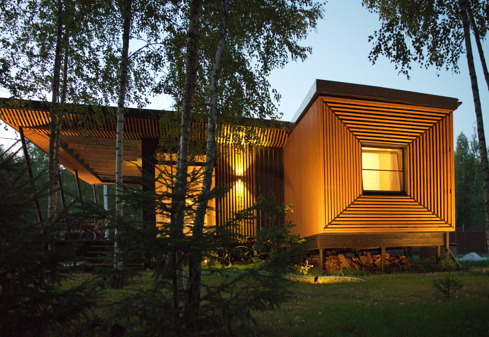 Selfy House [o]