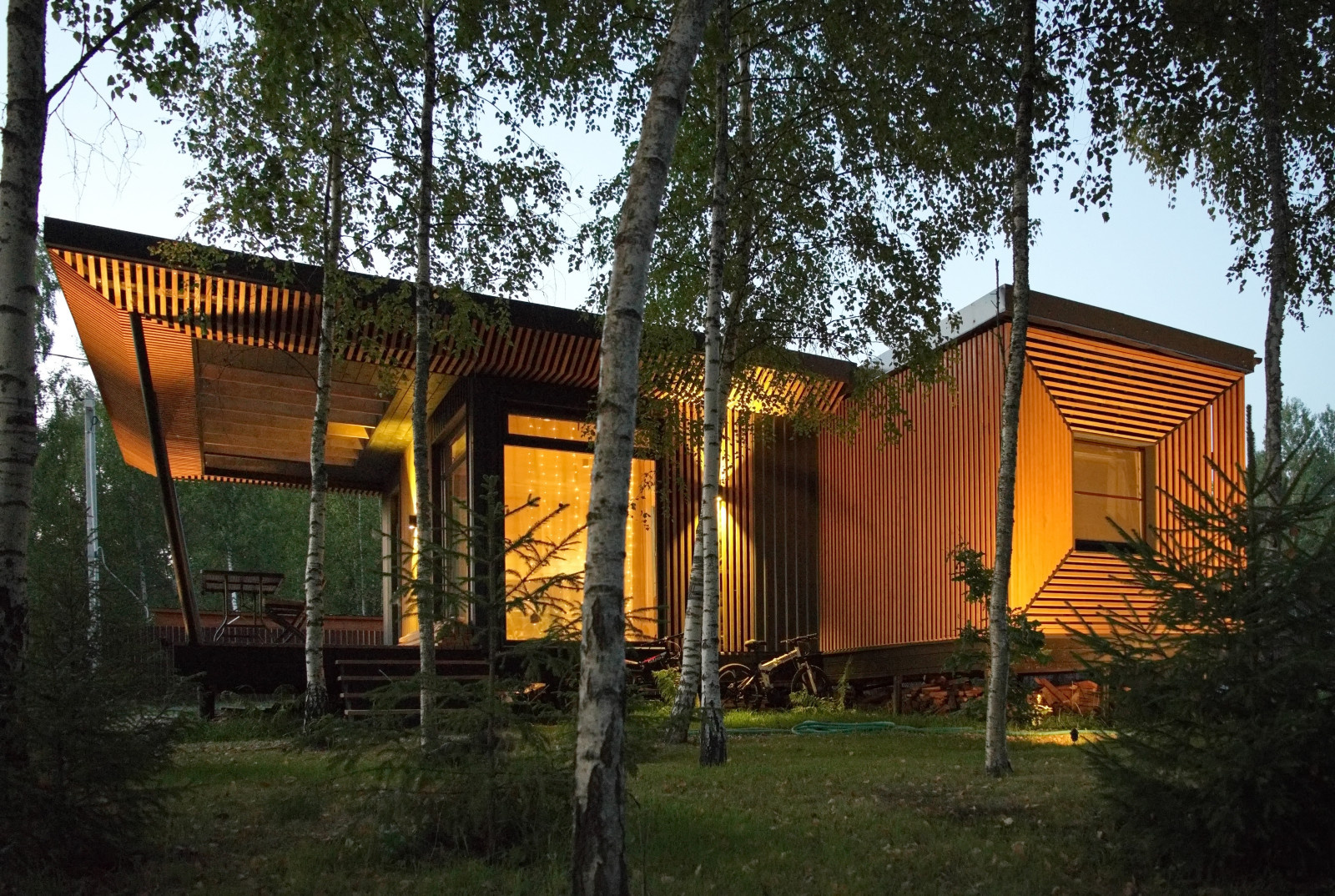 Selfy House [o]