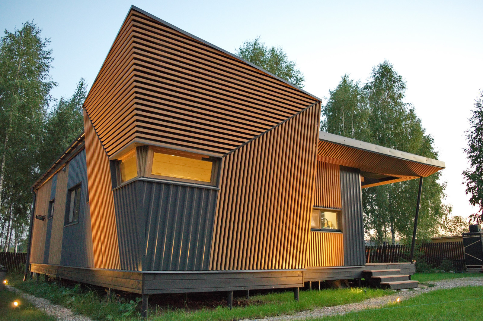 Selfy House [o]