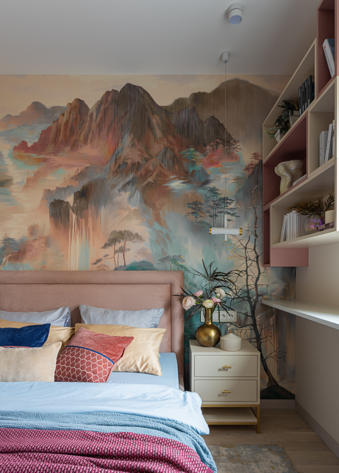 Houzz тур: Яркий интерьер для поклонницы аниме