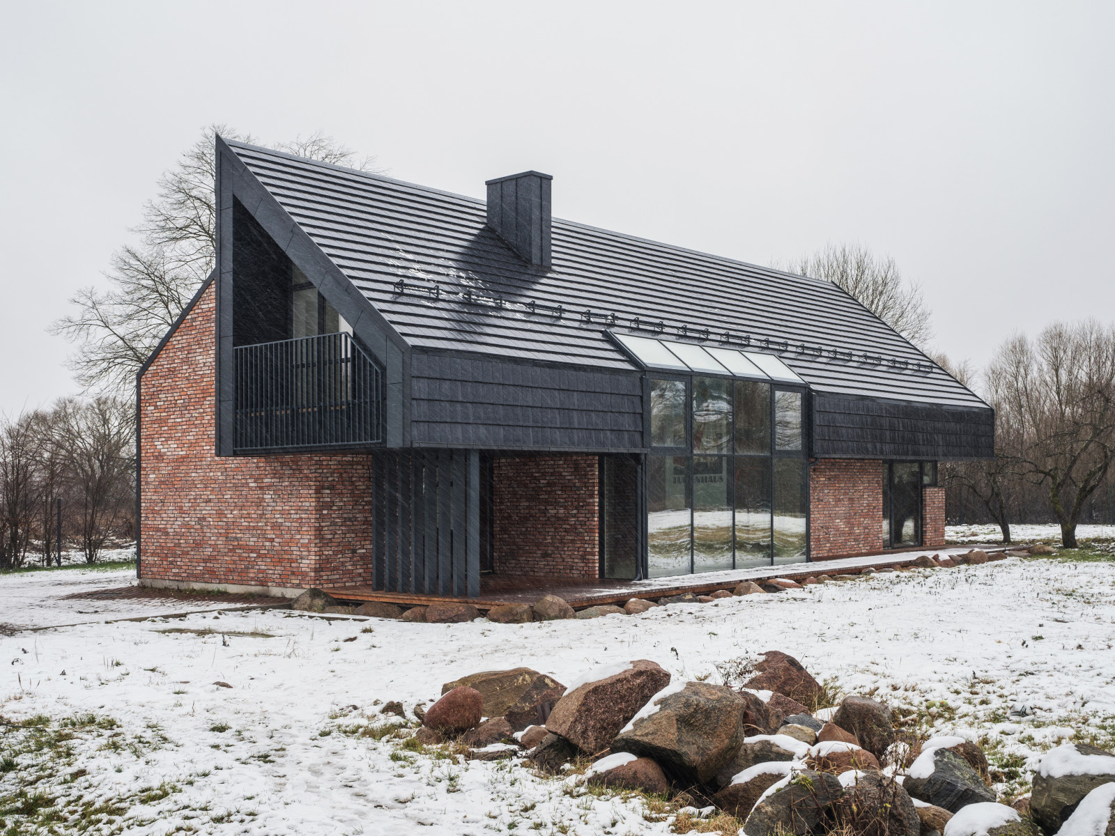 032 — LUISENHOUSE