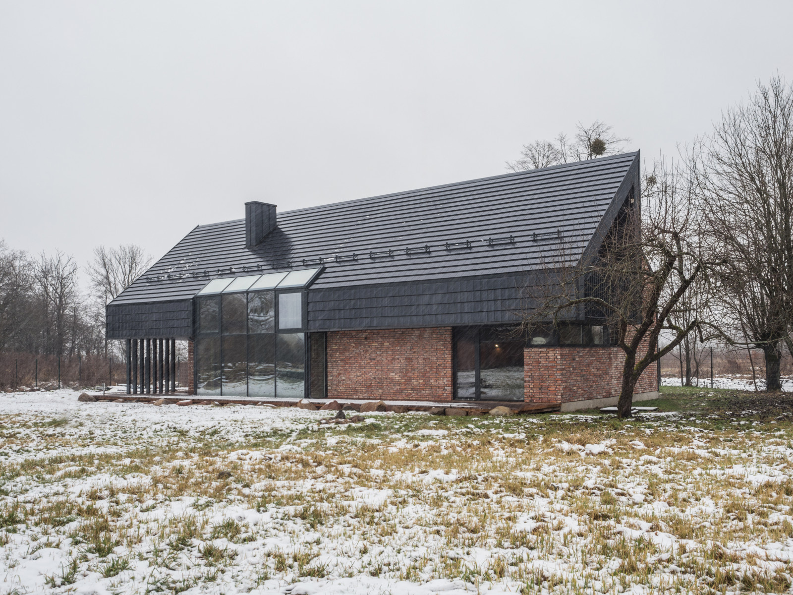 032 — LUISENHOUSE
