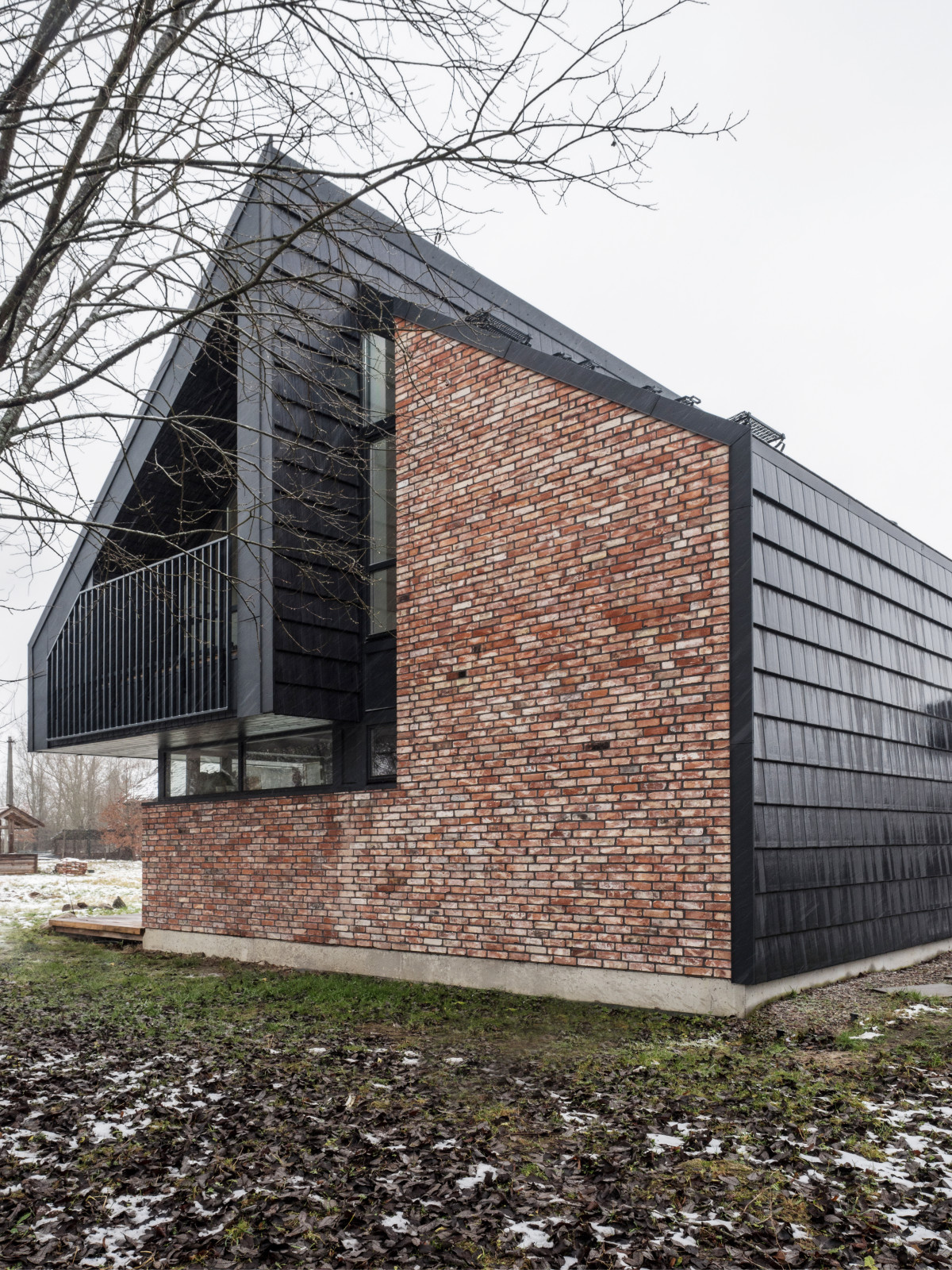 032 — LUISENHOUSE