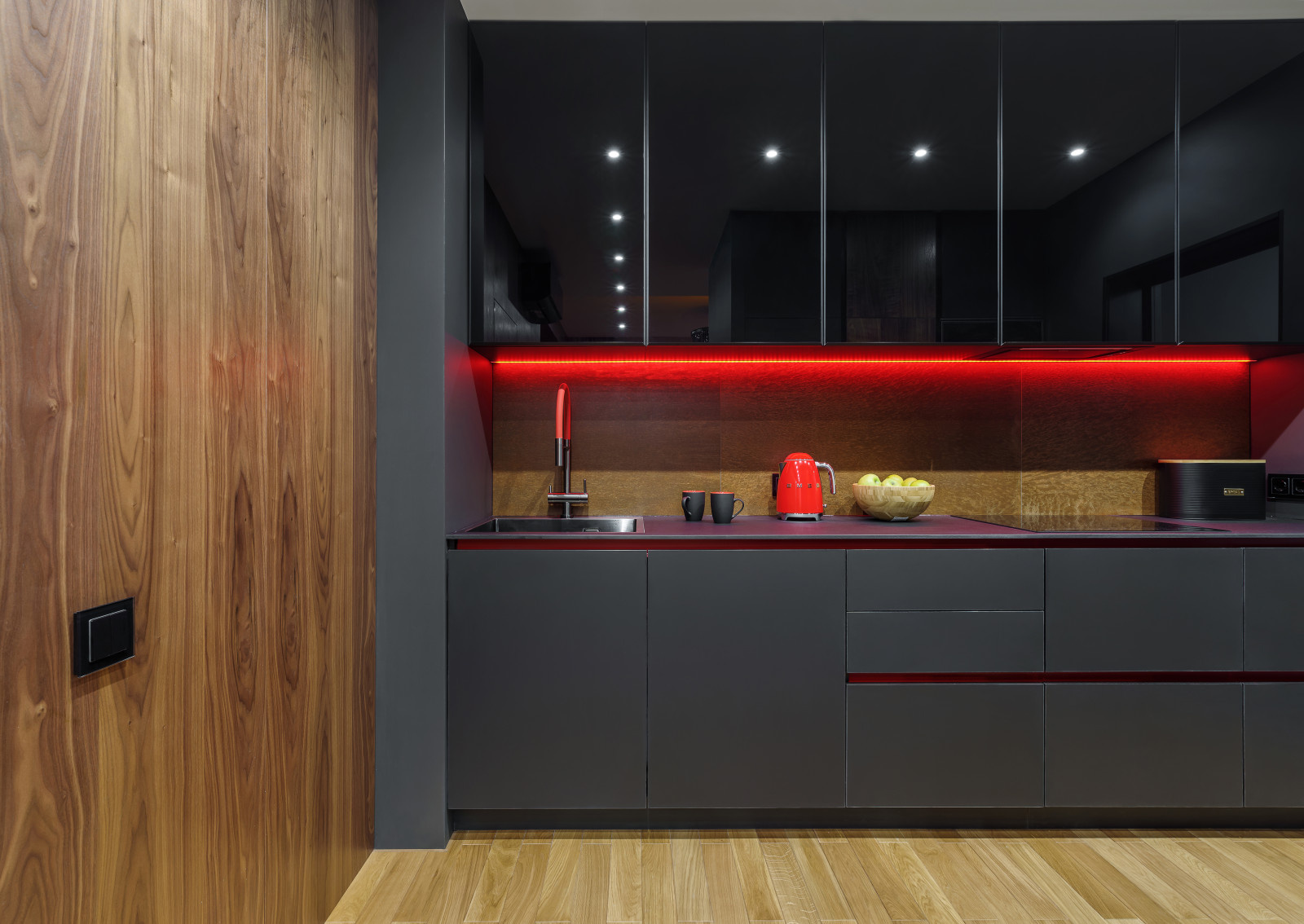 Red_Element