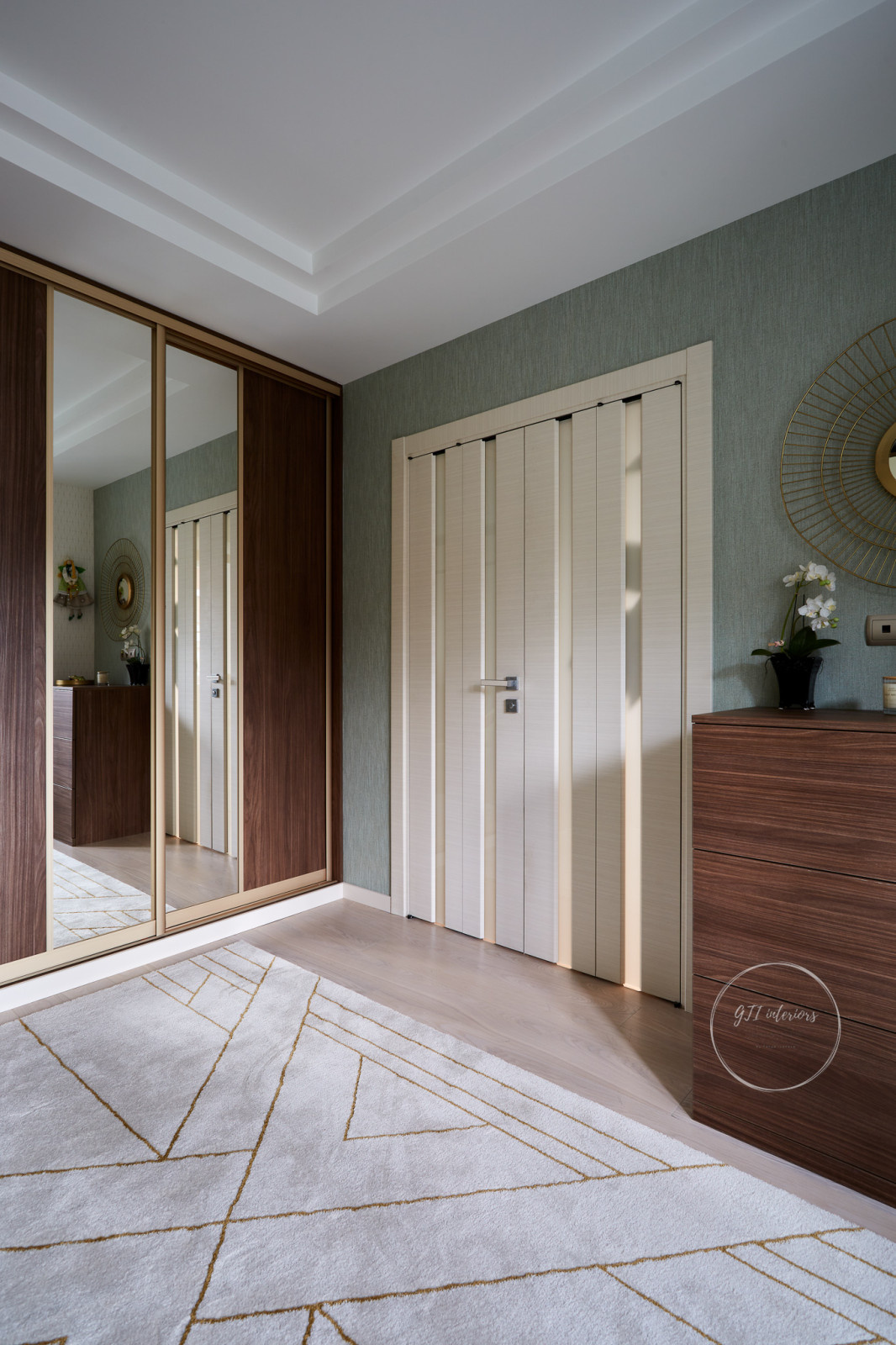 Art Deco + девушка-подросток