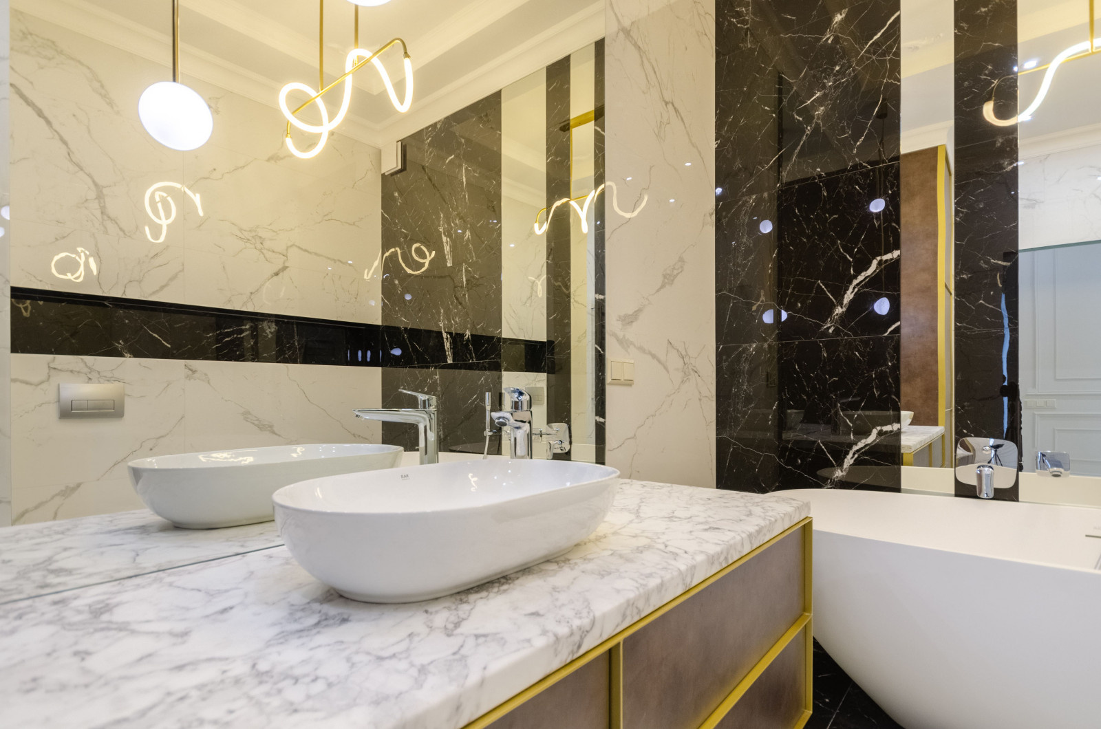 ЖК Алия, 3 комнаты, 105  м²
