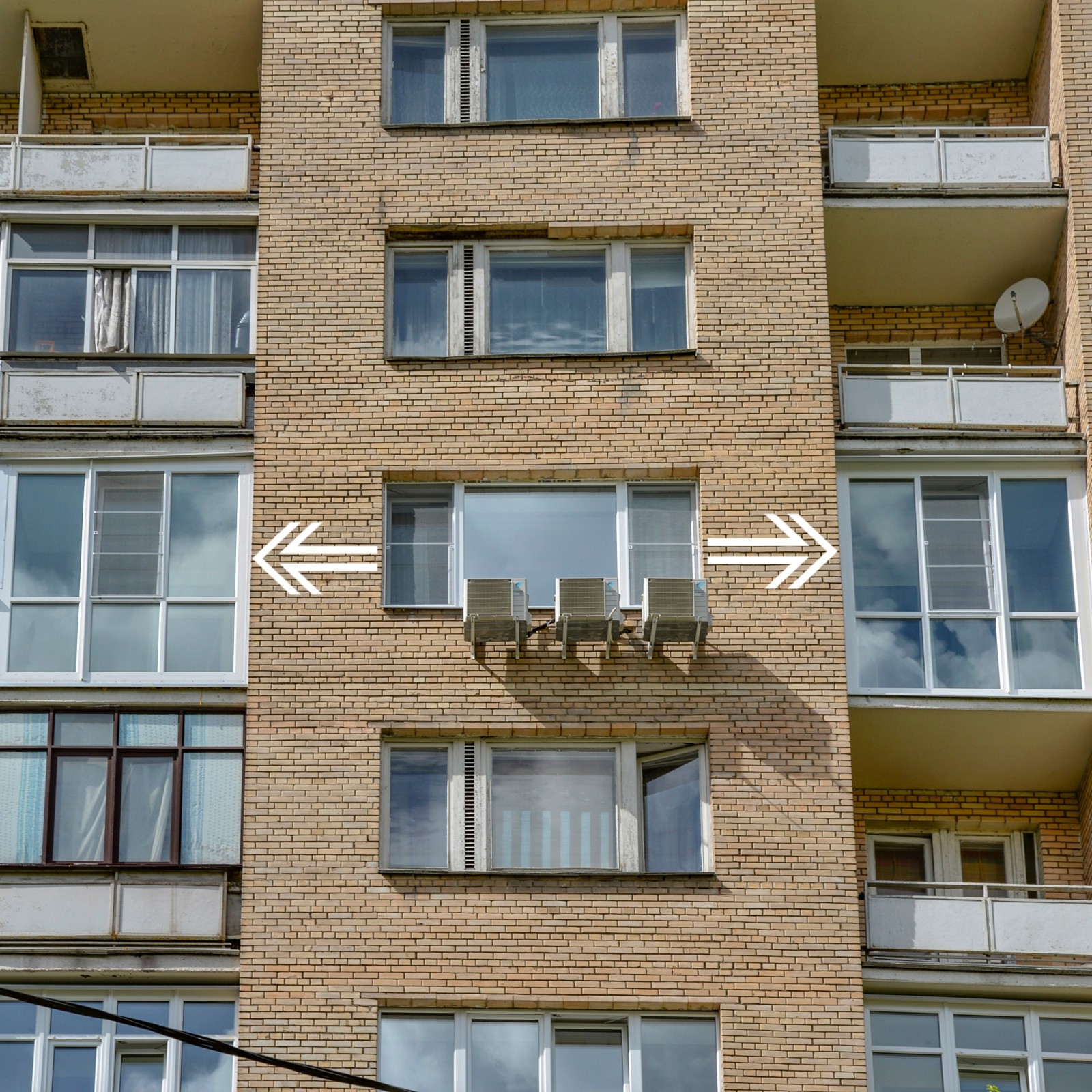 Замена старого остекления на пластиковые изделия Rehau GRAZIO.