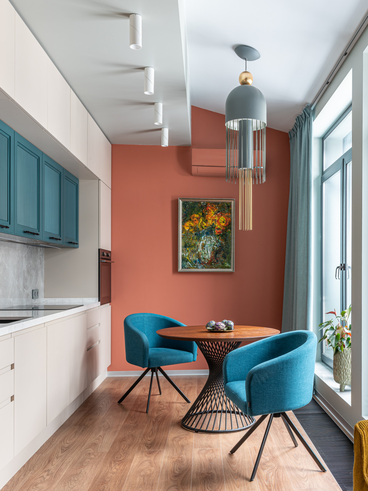 Взрыв цвета на мансардном этаже