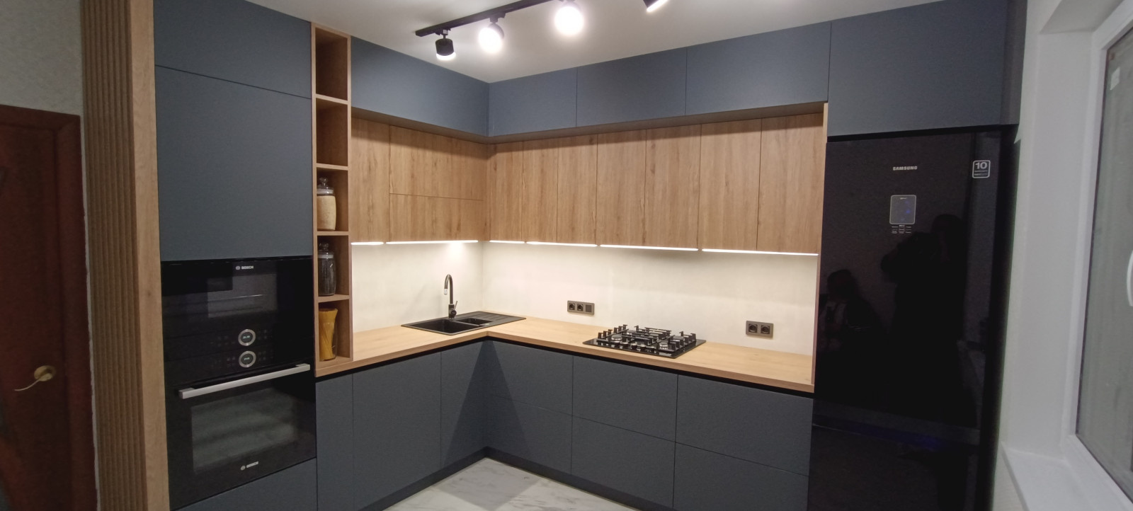 Kitchen Fenix