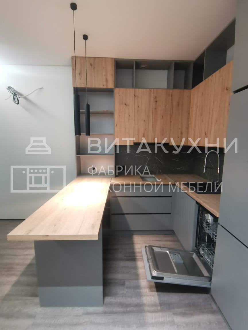 П-образная современная кухня