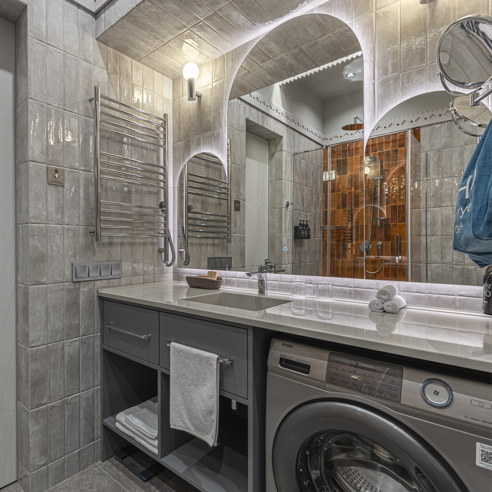 Зеркала Miralls в бутик-апарт-отеле OKNO. Дизайнер проекта: Юлия Гамидова