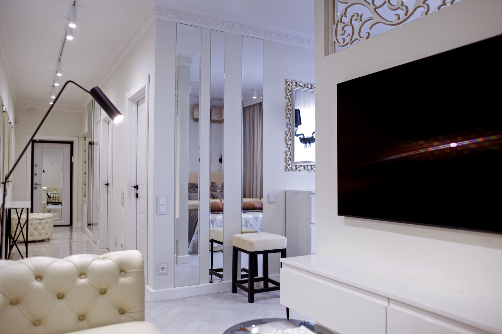 Интроверт House