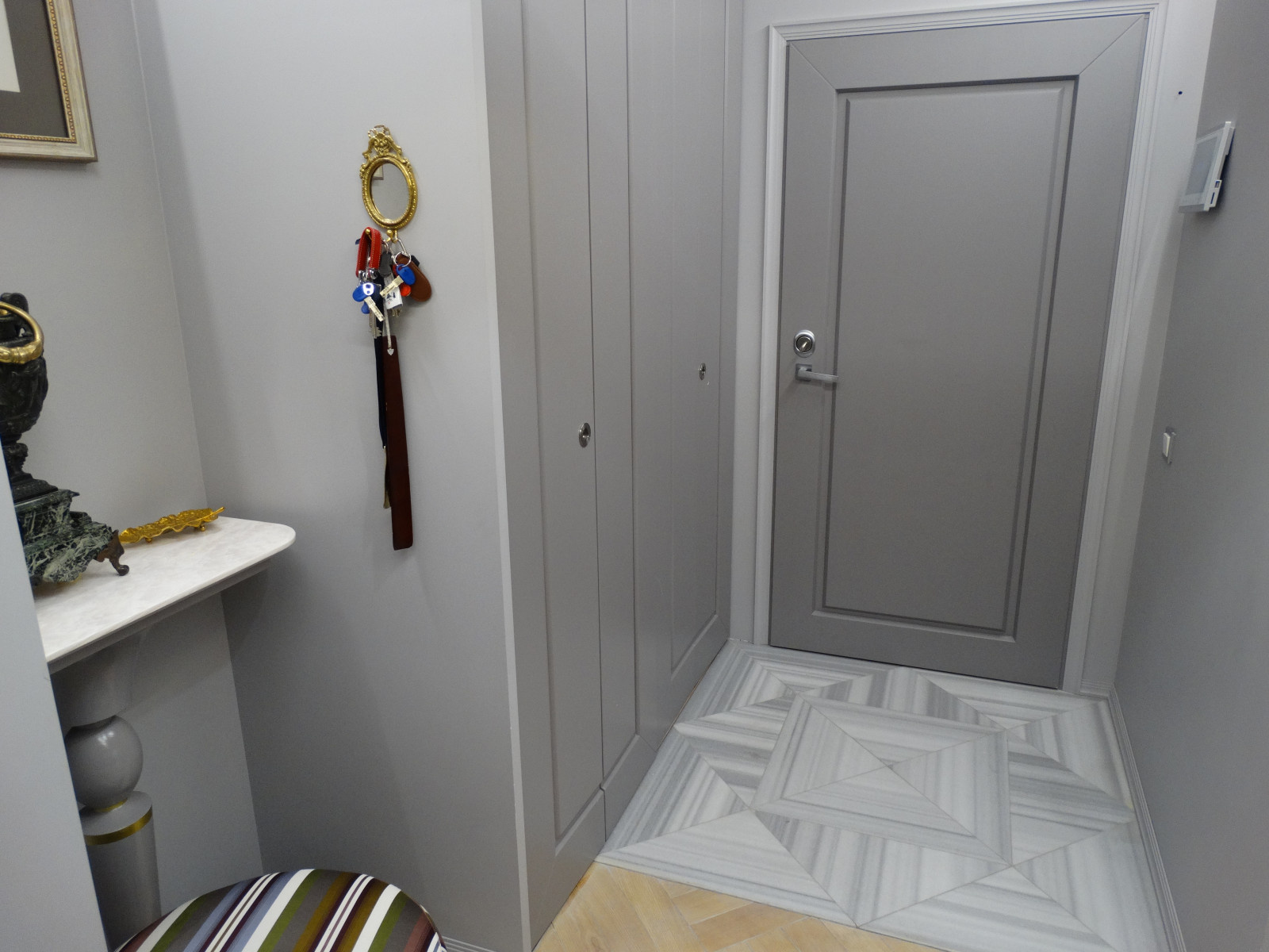 Квартира 70 м2 оттенки серого