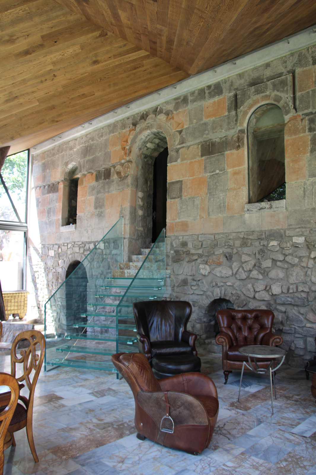 GUEST HOUSE
